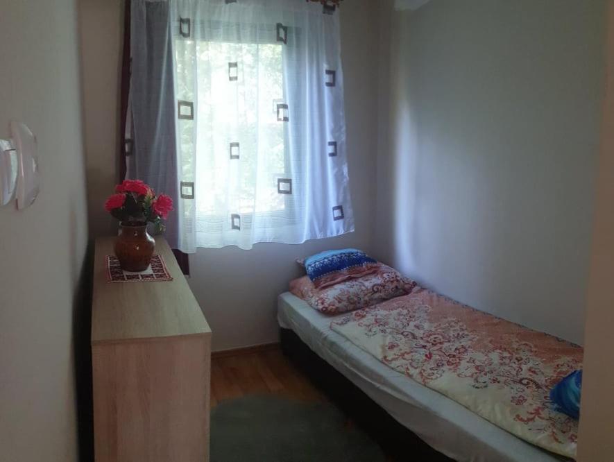 Fuege-Fa-Haz Vasarosnameny - Gergelyiugornya Apartment Bagian luar foto